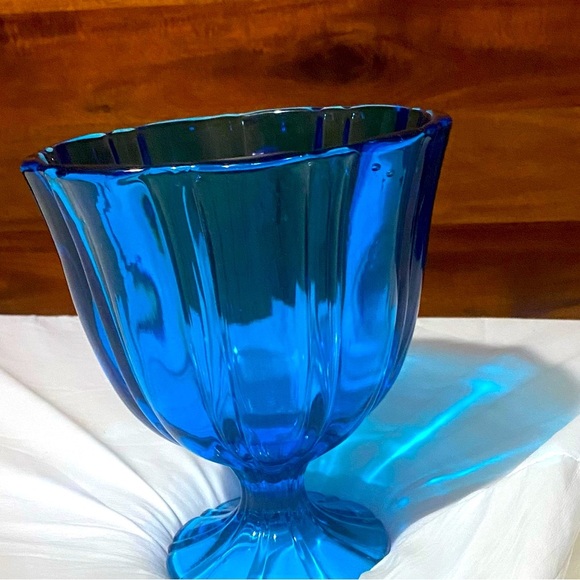 Mid Century Art Glass Blue Pedestal Candy Jar - Picture 10 of 10